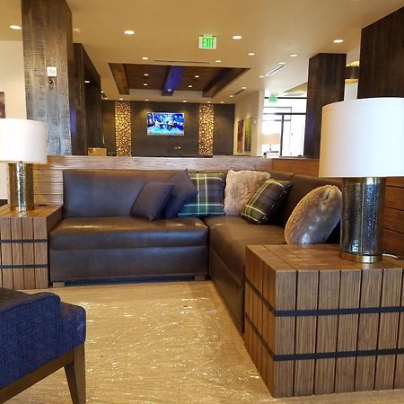 Springhill Suites By Marriott Bend Bagian luar foto