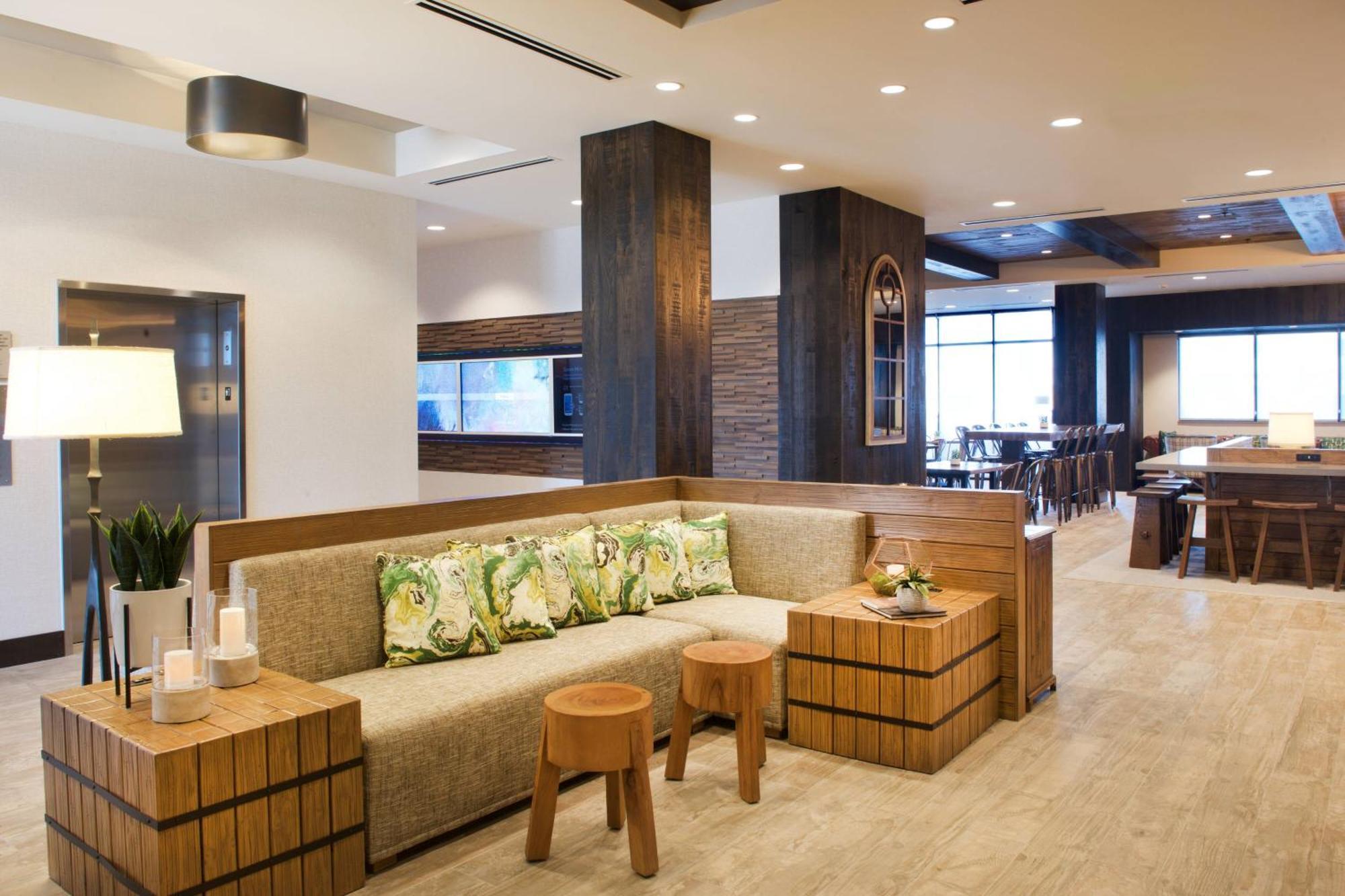 Springhill Suites By Marriott Bend Bagian luar foto