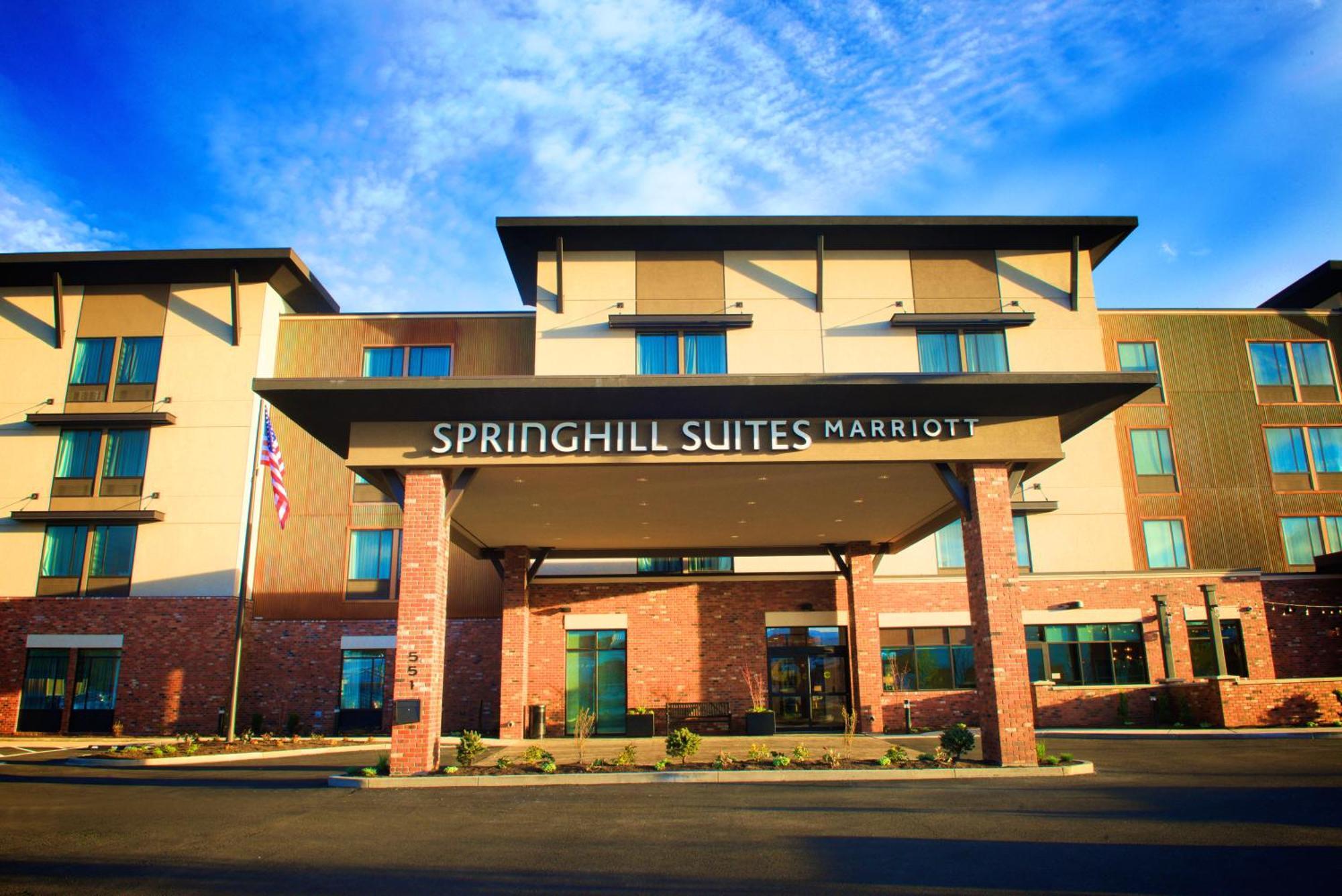 Springhill Suites By Marriott Bend Bagian luar foto